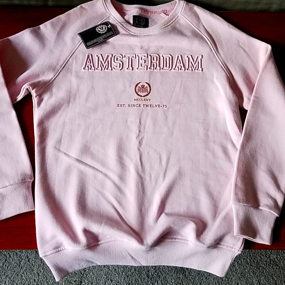 Womens size xl (runs small) pink Amsterdam sweatshirt NWT.